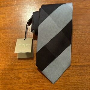 NWT Men’s Burberry Tie